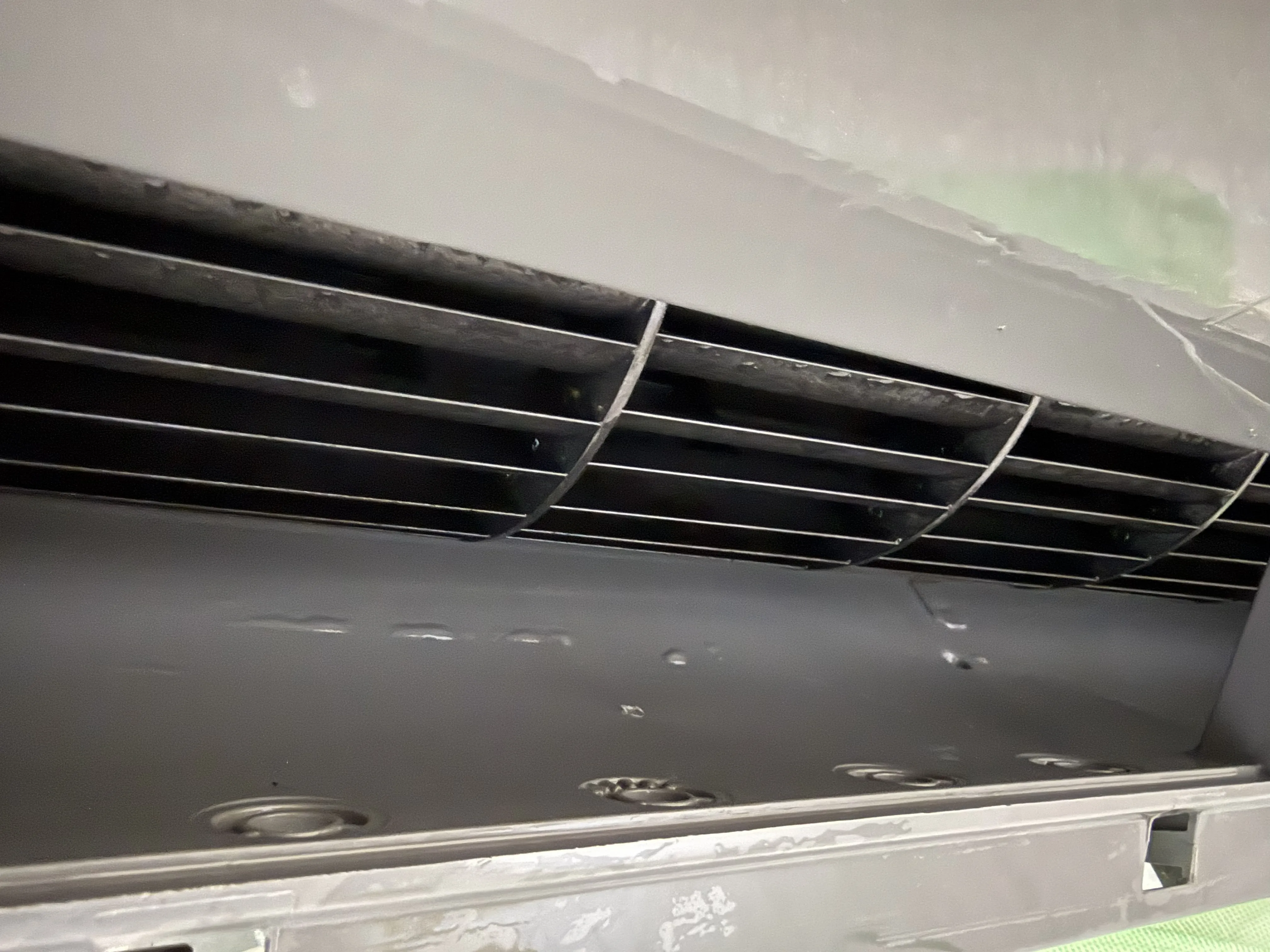 山猫美掃舎　エアコンクリーニング　　　　吹き出し口　洗浄後
