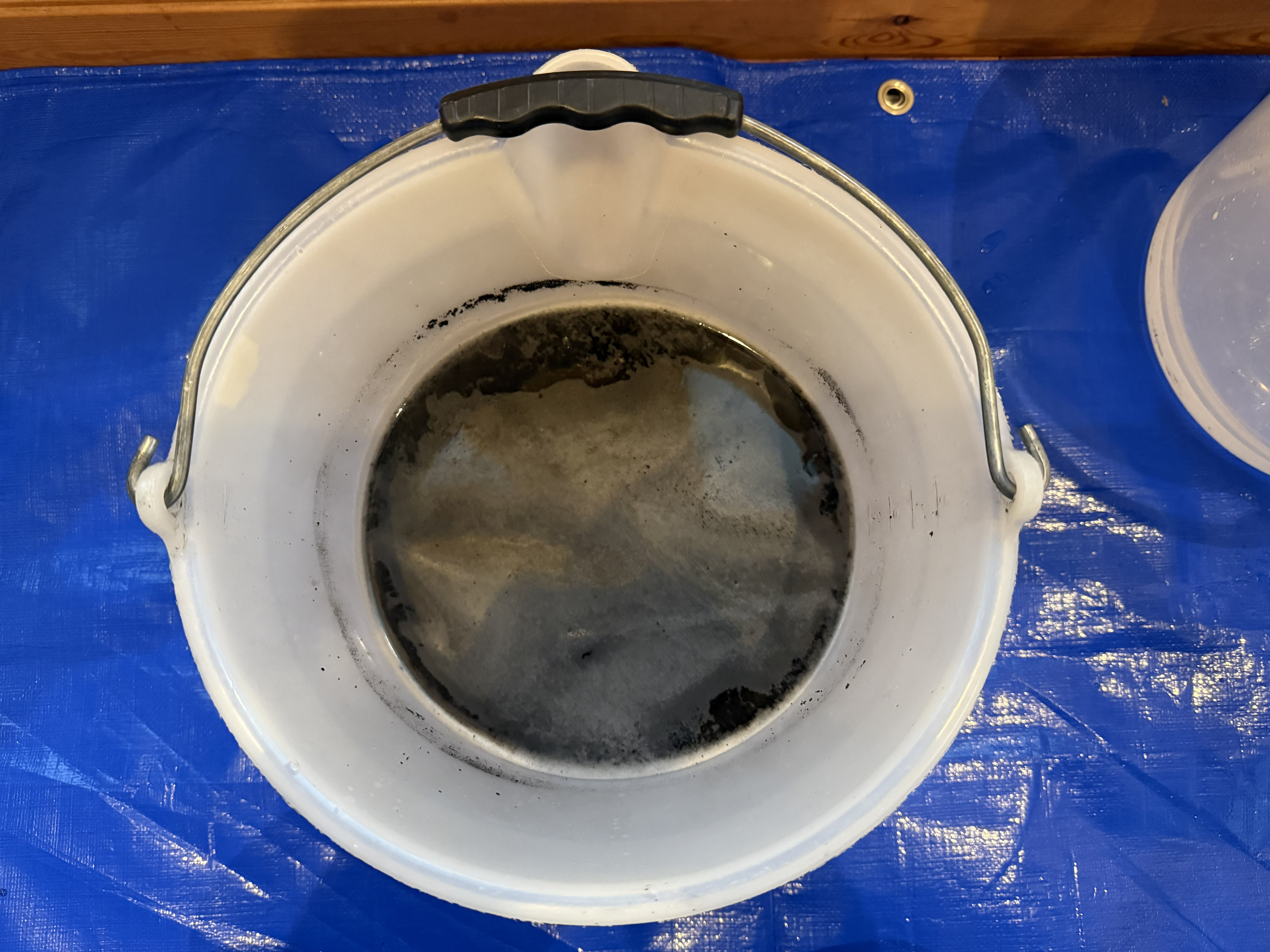 下益城郡美里町 エアコンクリーニング 分解洗浄後の内部汚水