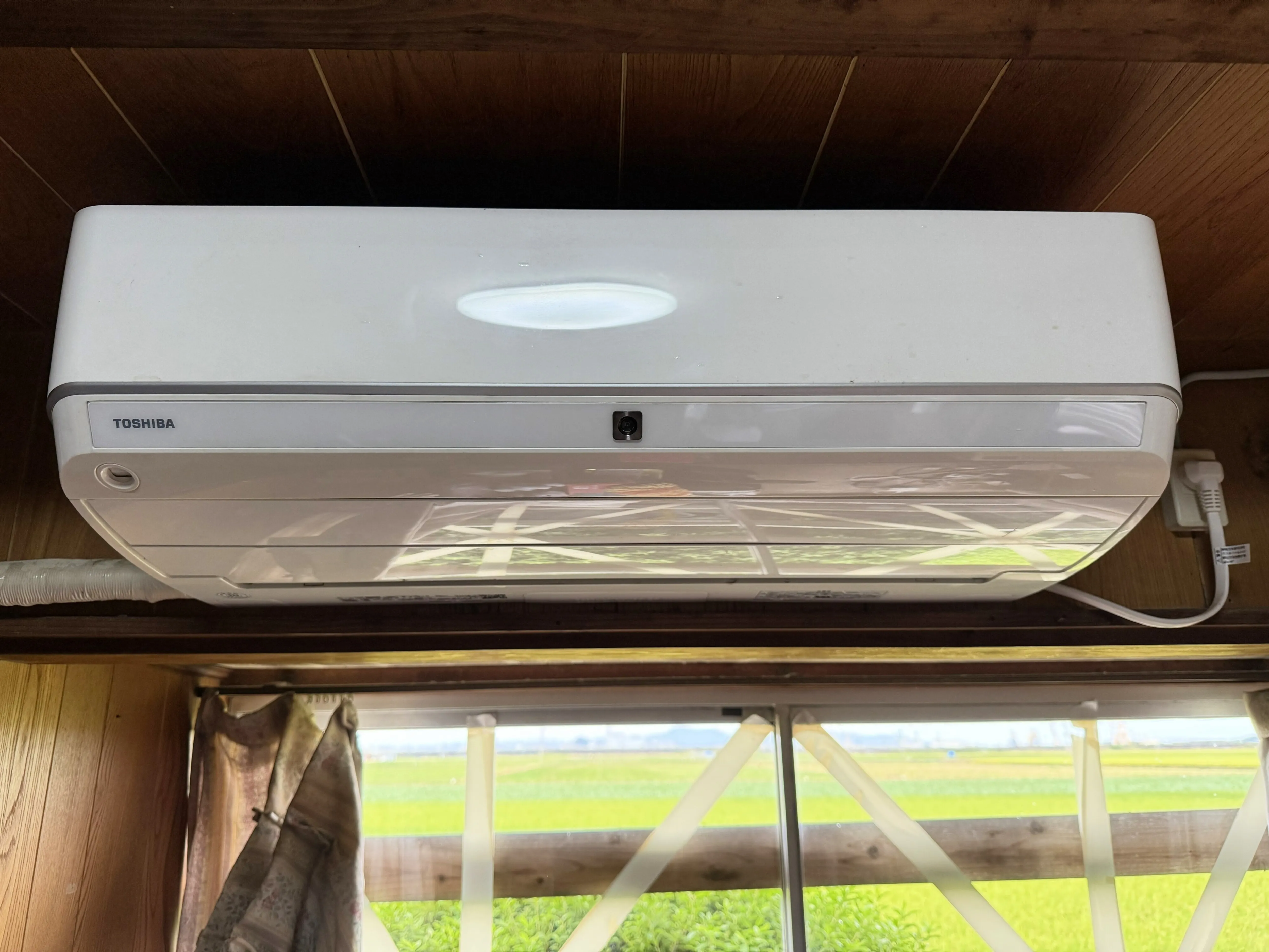 八代市 東芝お掃除機能付きエアコンの洗浄前の様子