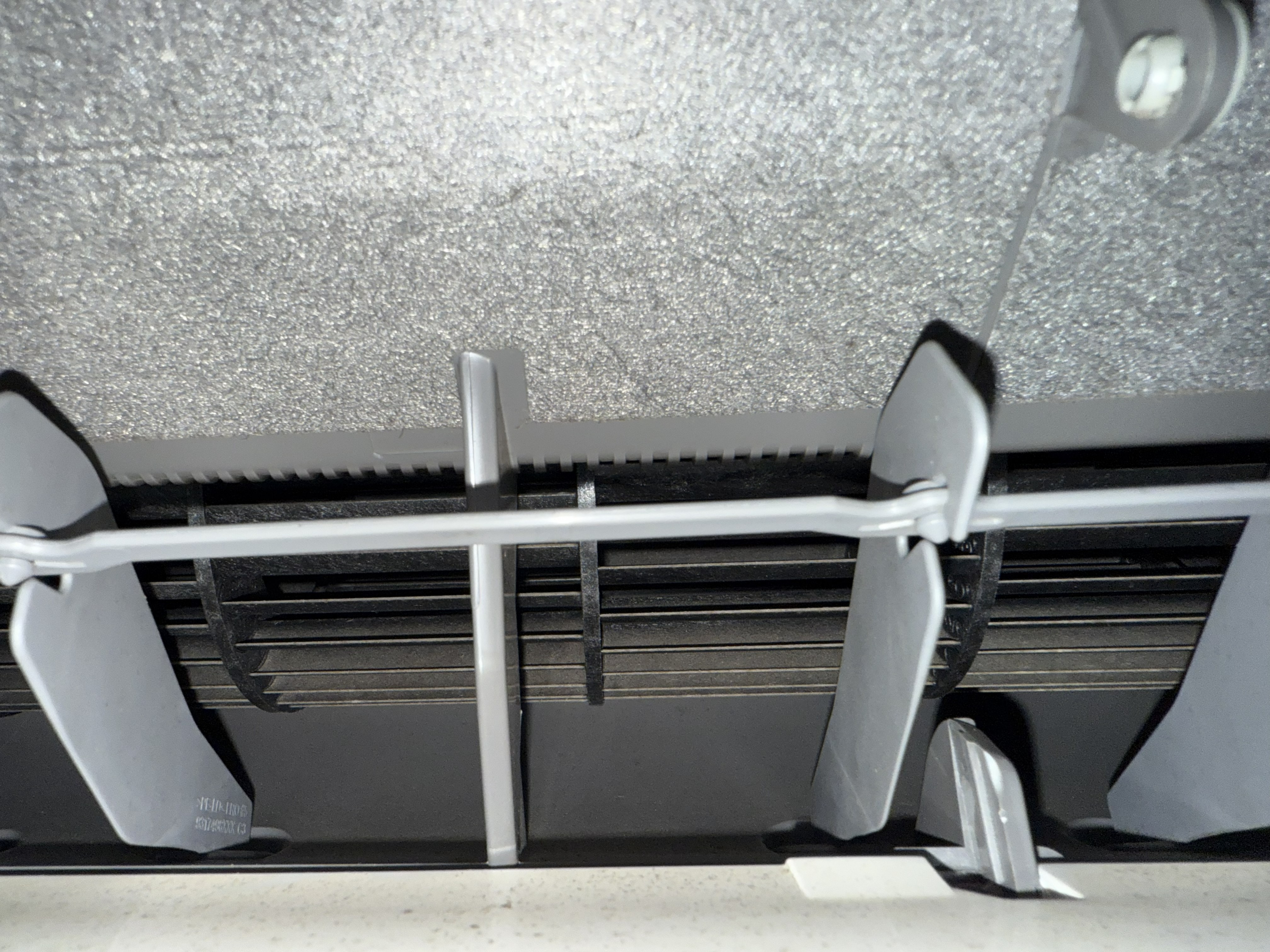 八代市 富士通お掃除機能付きエアコン 洗浄前の排気口