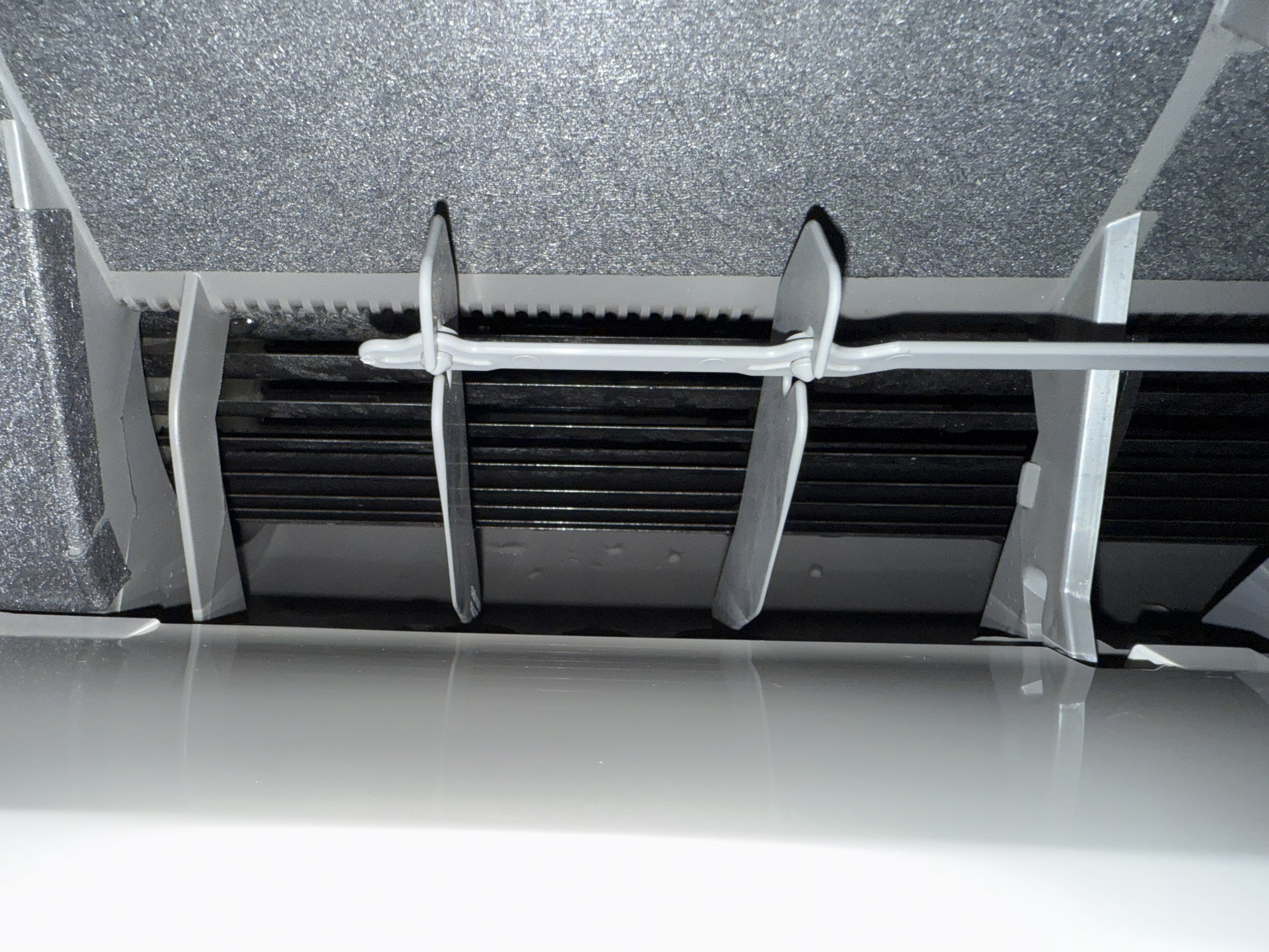 八代市 富士通お掃除機能付きエアコン 洗浄後の排気口