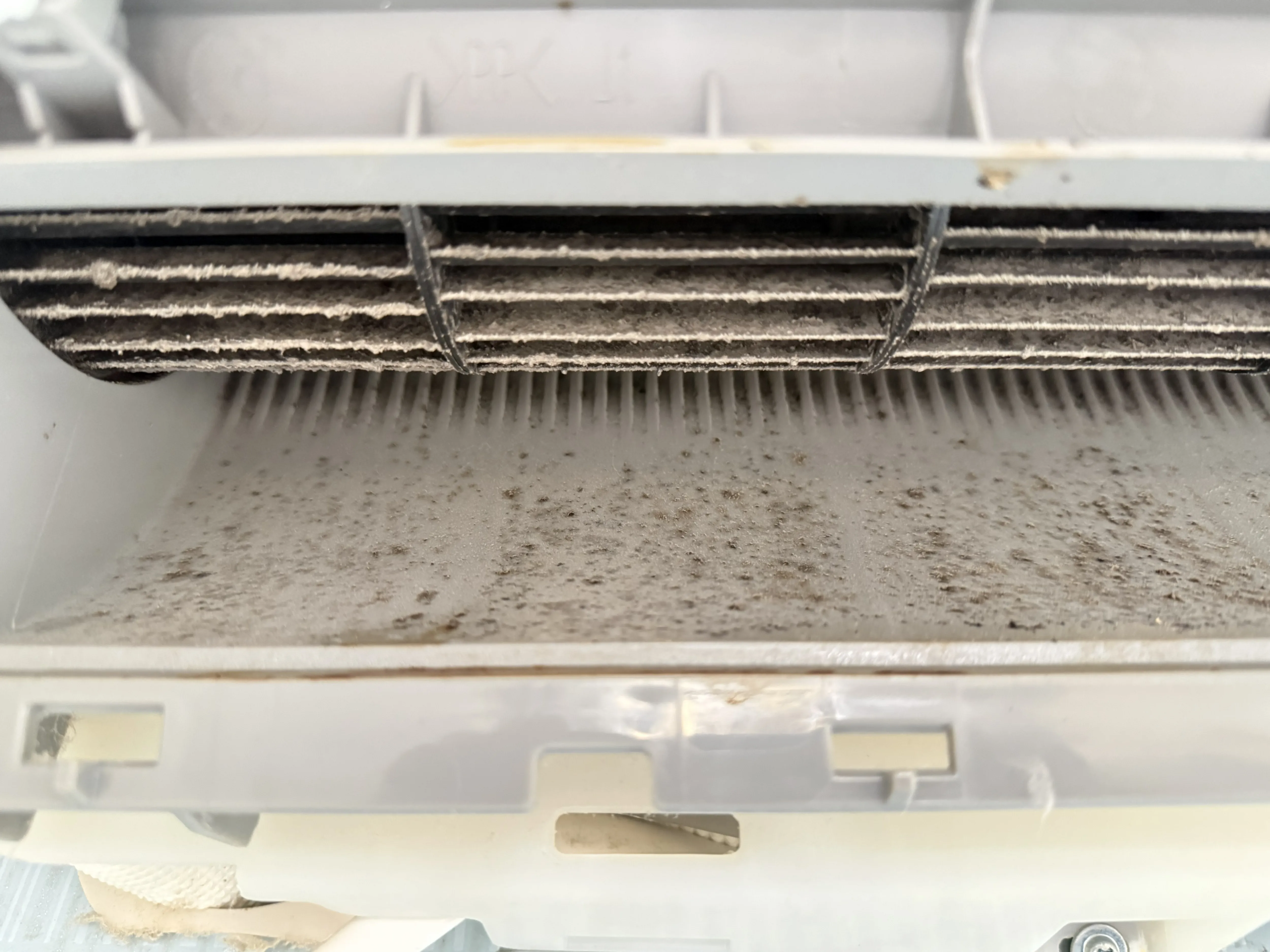 熊本市南区城南町のダイキンエアコン洗浄前